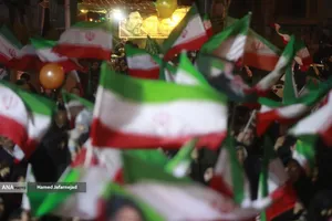 اجتماع مردمی در حمایت از رزمندگان اسلام و بیعت با رهبری و محکومیت حملات وحشیانه صهیونیستی - آمریکایی با حضور مردم انقلابی و شهیدپرور در میدان شهدا تهران