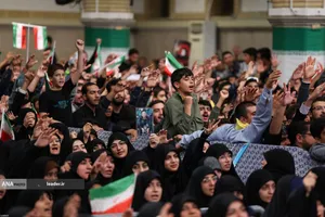 دیدار دانش&zwnj;آموزان و دانشجویان با رهبر معظم انقلاب