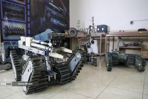 بازدید بیژن رنجبر رییس دانشگاه آزاد اسلامی از دستاورد های علمی و روباتیک دانشگاه آزاد اسلامی واحد یزد