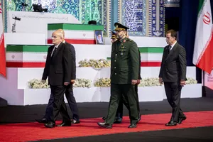 ادای احترام مقامات و مسئولان خارجی به پیکر امام شهید 