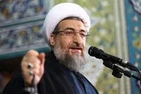 امام جمعه تبریز: آمریکا یا شروط رهبری را می‌پذیرد یا با ذلت از منطقه اخراج می‌شود