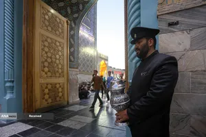 حرم مطهر رضوی در شب رحلت پیامبر اکرم و شهادت امام حسن مجتبی(ع)