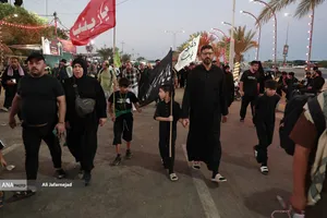 پیاده روی زائرین اربعین حسینی در مسیر نجف به کربلا