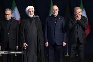 ادای احترام مقامات و مسئولان خارجی به پیکر امام شهید 