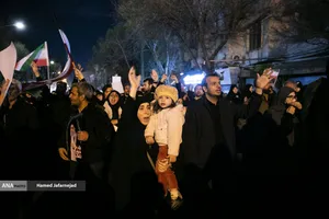 عزاداری شهادت رهبر انقلاب در چهارراه کوکاکولا خیابان پیروزی تهران