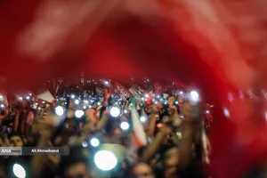 شامگاه نخستین روز وداع با رهبر شهید انقلاب
