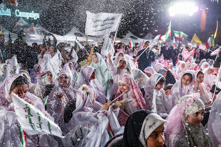 اولین جشن تشرّف (تکلیف) در میدان فاطمی