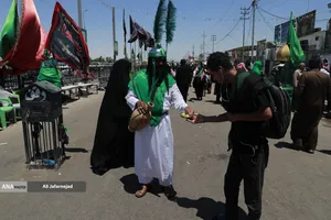 پیاده روی زائرین اربعین حسینی در مسیر نجف به کربلا