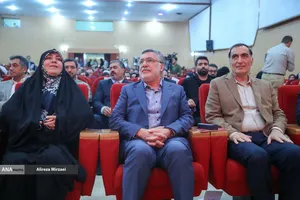 دهمین دوره جایزه ملی ایثار با حضور دکتر بیژن رنجبر 