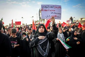 تشییع پیکر مطهر آقای شهید ایران و خانواده ایشان -۱
