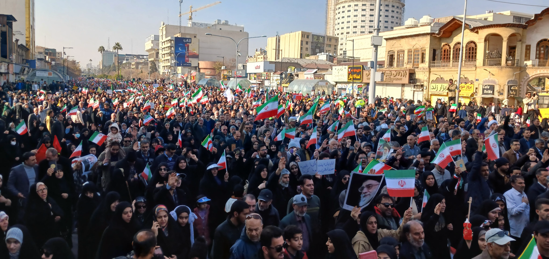 فیلم و عکس| راهپیمایی سراسری در ایران اسلامی؛ مردم با حضور حماسی اقدامات اغتشاشگران مسلح را محکوم کردند فیلم و عکس| راهپیمایی سراسری در ایران اسلامی؛ مردم با حضور حماسی اقدامات اغتشاشگران مسلح را محکوم کردند