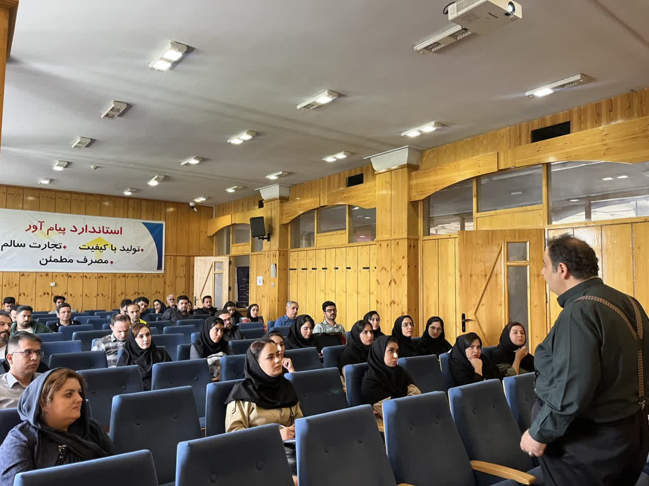 تاب‌آوری جامعه صنعتی ایران در جنگ تحمیلی سوم بیانگر ظرفیت بالای کشور در حفظ و نوسازی صنایع است