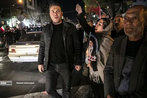 عزاداری شهادت رهبر انقلاب در چهارراه کوکاکولا خیابان پیروزی تهران