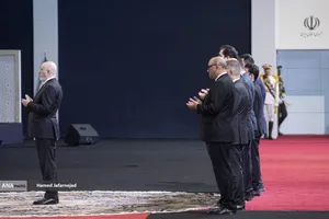 ادای احترام مقامات و مسئولان خارجی به پیکر امام شهید 