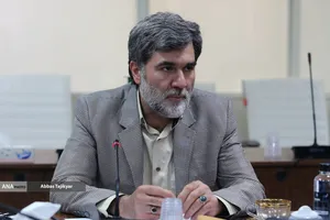 عزیز نجف پور آقا بیگلو پژوهشگر علوم انسانی در نشست علمی با موضوع &laquo;حکمرانی اینترنت در شرایط جنگی؛ تحلیل تلاقی امنیت، اقتصاد و فرهنگ&raquo;
