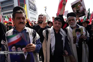 تشییع پیکر مطهر آقای شهید ایران و خانواده ایشان