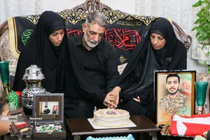 دیدار خادمیاران رضوی با خانواده شهید علیرضا قنبری