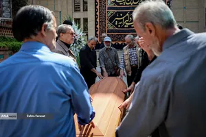  تشییع پیکر سیمین&zwnj;دخت وحیدی