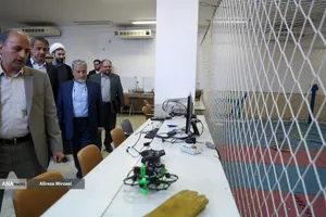 بازدید بیژن رنجبر رییس دانشگاه آزاد اسلامی از دستاورد های علمی و روباتیک دانشگاه آزاد اسلامی واحد یزد