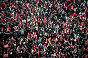 تشییع پیکر مطهر آقای شهید ایران و خانواده ایشان -۱
