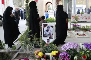 اولین جمعه سال جدید گلزار شهدای حملات تروریستی آمریکایی - صهیونی در جنگ رمضان - قطعه 42 بهشت زهرا(س)