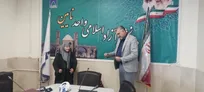 دانشجوی ۷۰ ساله نخستین مدرک الکترونیکی دانشگاه آزاد نائین را دریافت کرد