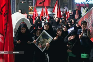 مراسم اقامه نماز بر پیکر مطهر رهبر شهید انقلاب در حرم رضوی