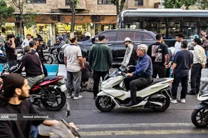 برخورد عجیب خودرو با جدول