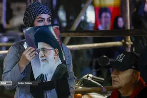 اجتماع مردمی در حمایت از رزمندگان اسلام_میدان انقلاب
