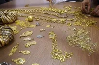 سرقت ۲۵۰ گرم طلا از گاوصندوق خانوادگی با نقشه قبلی؛ عروس خانواده و مالخر دستگیر شدند