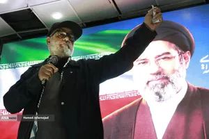 مراسم وداع با پیکر مادر شهیدان افراسیابی در چهارراه نبرد خیابان پیروزی