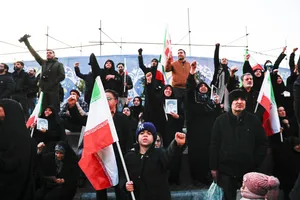  اجتماع مردم تهران در پی خبر شهادت حضرت آیت الله العظمی امام خامنه ای رحمته الله علیه رهبر عظیم الشان انقلاب اسلامی ایران