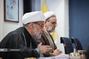 نشست تفاهم فی مابین دانشگاه آزاد اسلامی و مرکز مدیریت حوزه علمیه قم با حضور  حجت&zwnj;الاسلام و المسلمین دکتر حسن خیری رییس دانشگاه آزاد اسلامی قم ،اعضای اطلاع رسانی و محمدمهدی خیرجو مدیرعامل خبرگزاری آنا