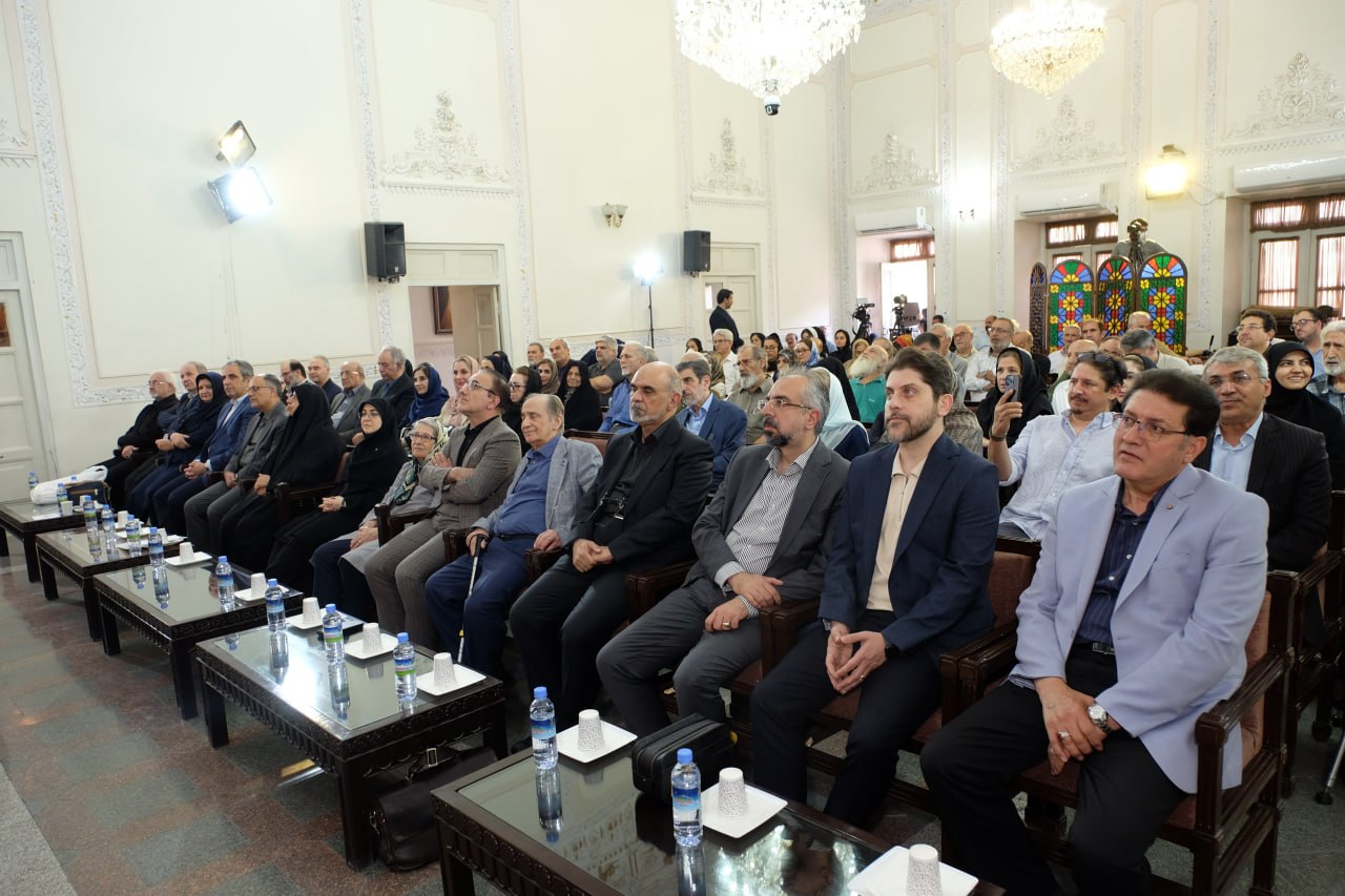 از مهار ایدز تا مقابله با کرونا/ تقدیر  از یک عمر مجاهدت علمی مینو محرز در انجمن آثار و مفاخر فرهنگی