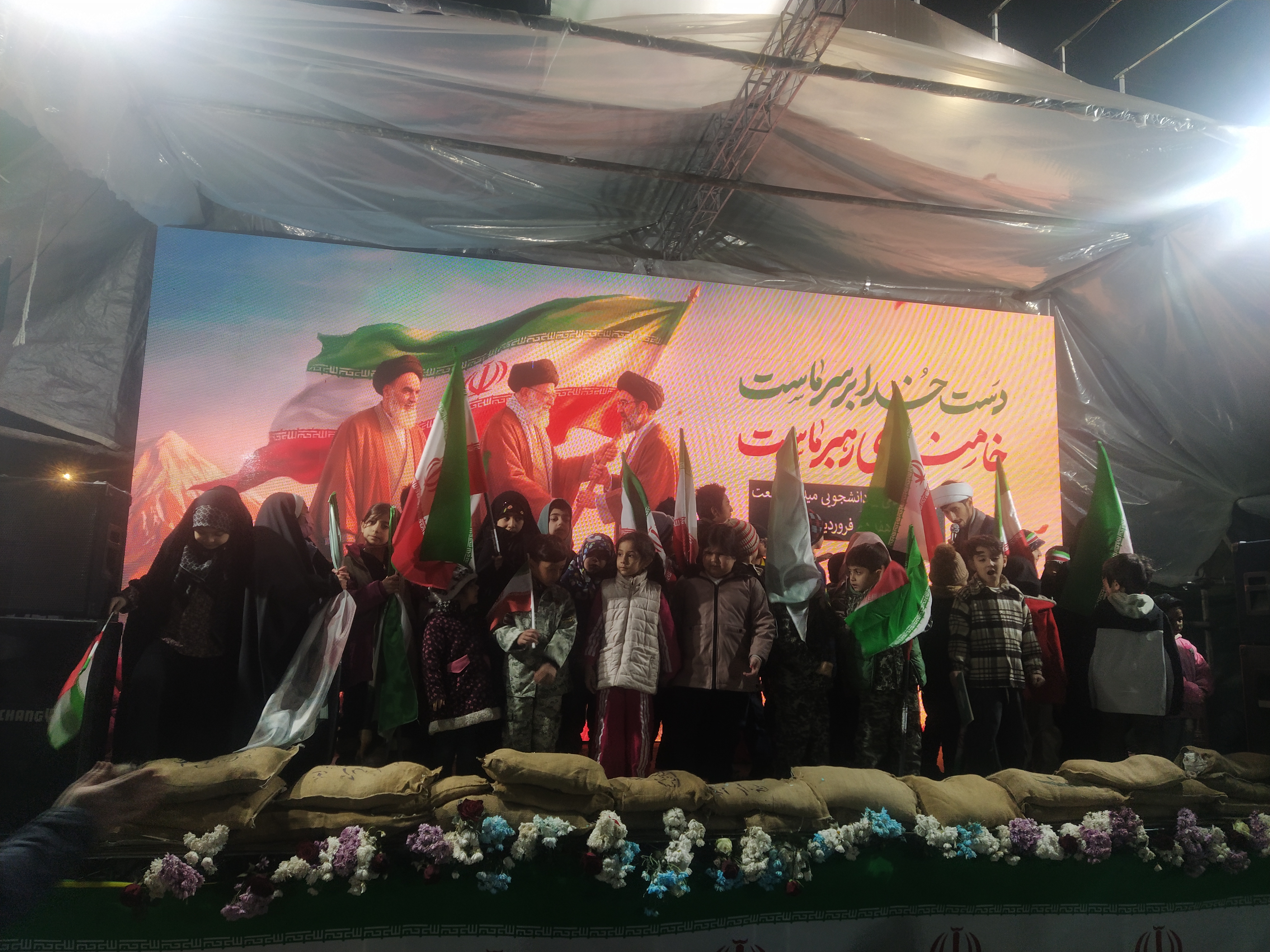 حضور پرشور دانشگاهیان و مردم در میعادگاه شبانه واحد تهران غرب