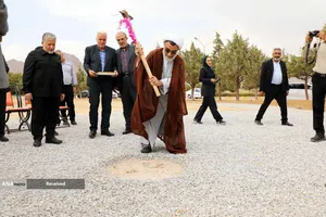  بازدید دکتر رنجبر و حجت&zwnj;الاسلام&zwnj;والمسلمین خسروپناه از مراکز فناوری و تحقیقاتی دانشگاه آزاد اسلامی واحد اصفهان 