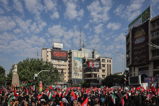 تشییع پیکر مطهر آقای شهید ایران و خانواده ایشان-4