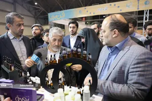 دکتر بیژن رنجبر رییس دانشگاه آزاد اسلامی در مراسم افتتاحیه سومین دوره نمایشگاه فناوری و نوآوری فن نما 1404