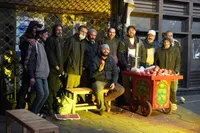 تئاتر کاربردی به داد کارتن‌خواب‌ها رسید/ آرزوی جوان معتاد برای بازگشت به آغوش خانواده