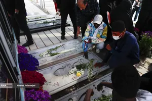 اولین جمعه سال جدید گلزار شهدای حملات تروریستی آمریکایی - صهیونی در جنگ رمضان - قطعه 42 بهشت زهرا(س)