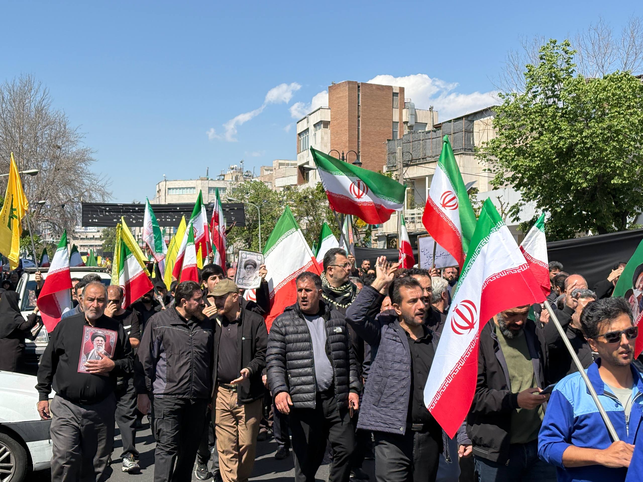 تهران در سوگ رهبر شهید/ مراسم عزاداری اربعین قائد امت آغاز شد+فیلم