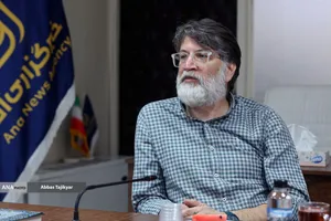 محمد خیراندیش، نویسنده، طراح، انیماتور و سازنده انیمیشن&zwnj;های سینمایی &laquo;پسر دلفینی ۱&raquo; و &laquo;پسر دلفینی ۲&raquo; 