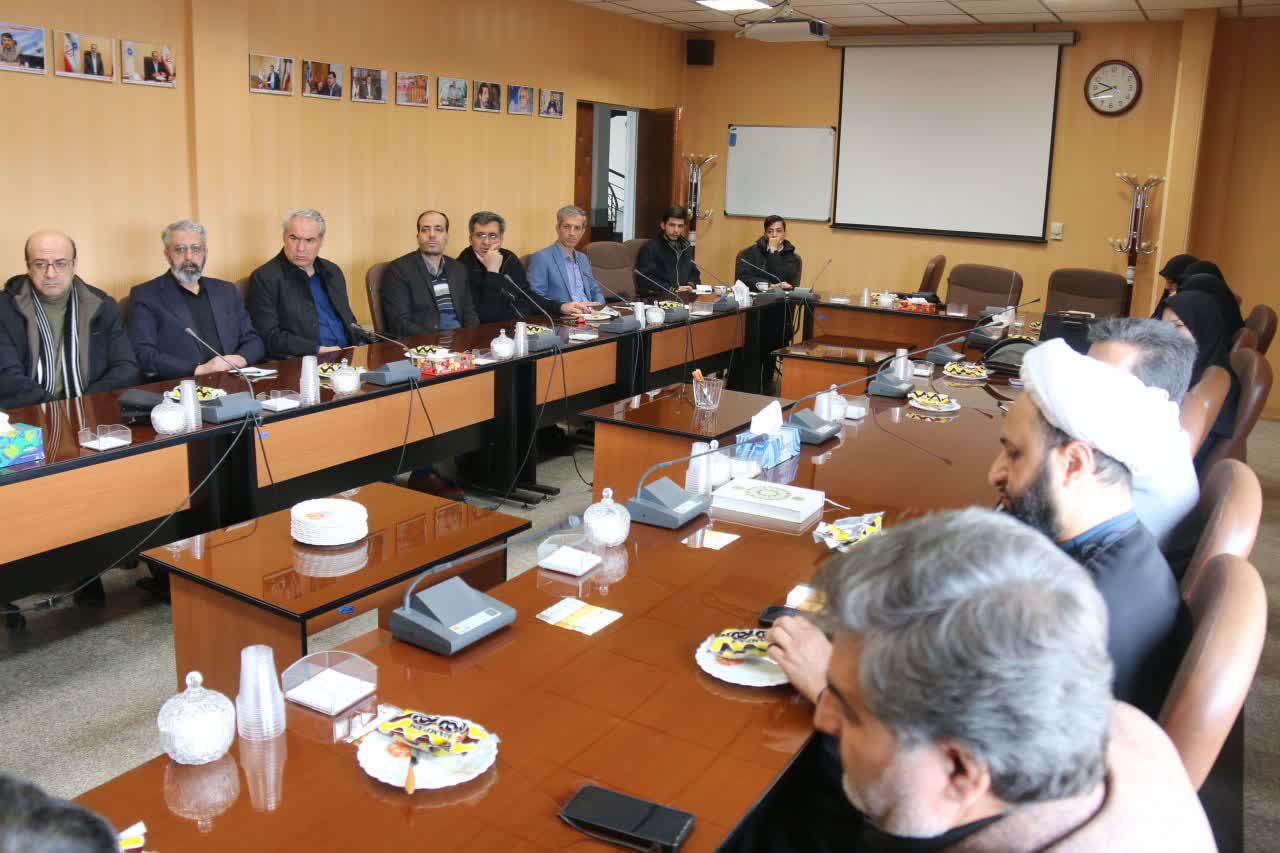 دشمن قصد تجزیه کشور را دارد / موکب دانشگاه آزاد همدان در میدان جهاد (دانشگاه) فعال است