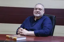 آن‌کس که شد به گند فرو تا کمر تویی!