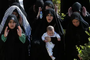 مراسم اقامه نماز بر پیکر امام شهید امت