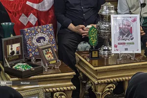 دیدار خادمیاران و یاوران رضوی با خانواده شهید محسن خاکساری