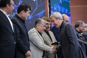 تجلیل از تیم&zwnj;های قهرمان دانشگاه آزاد اسلامی با حضور دکتر بیژن رنجبر
