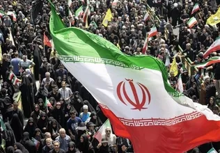 غیرت ایلامی‌ها به جوش آمد/ تجدید بیعت با رهبری و نمایش اقتدار ملی در قلب زاگرس + فیلم