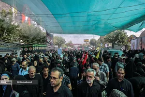 پیاده&zwnj;روی جاماندگان اربعین در تهران
