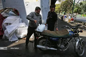 یخ فروشی در گرمای تابستان